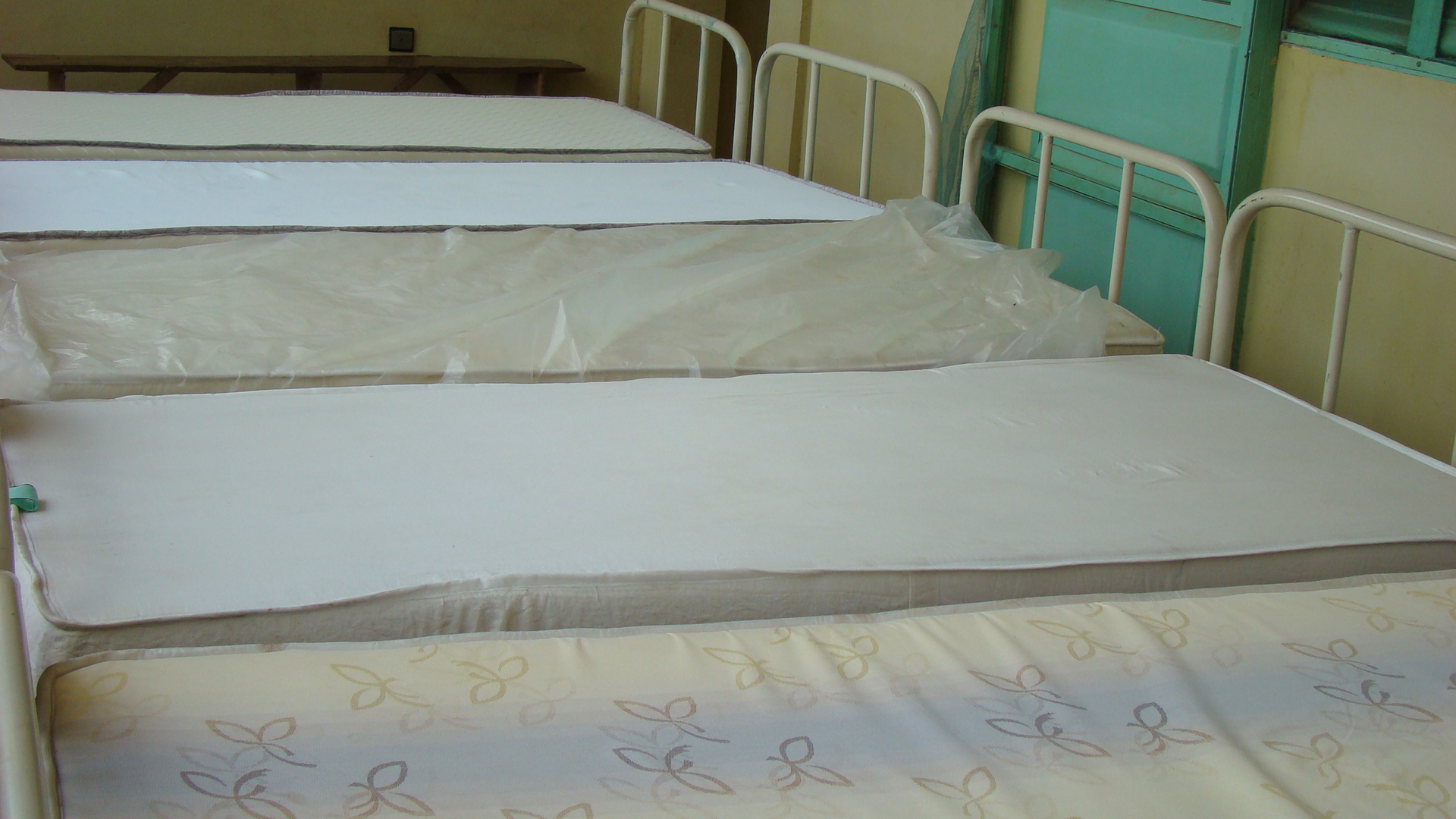 Dons de lits aux maternités et dispensaires de Zakpota